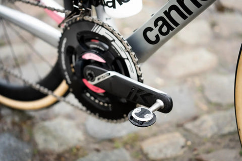 Speedplay AERO Pedal System With Aero Profile Design To Cut Through Wind Boost Your Speed And Seamlessly Integrate With Aerodynamic Cleats For Faster Training And Peak Power On Every Ride on a bicycle crankset