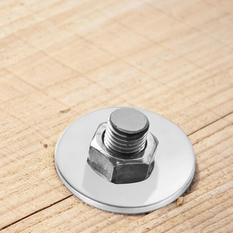 Close-up of bolt with 400 Count Quarter Inch Inner Diameter Fender Washer One Inch Outer Diameter Zinc Plated Flat Washer on wood.