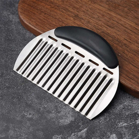 NULIZL crinkle cutter for vegetables with stainless steel wave blade and black handle