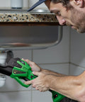 Cordless 18V PVC pipe cutter with LCD display cutting pipe, fits PVC PPR PE PEX pipes, efficient clean cuts for pros