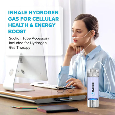 Portable Hydrogen Water Bottle With SPE PEM Tech Ionized Water On The Go 420 Ml Hydrogen Infusion used by woman at desk