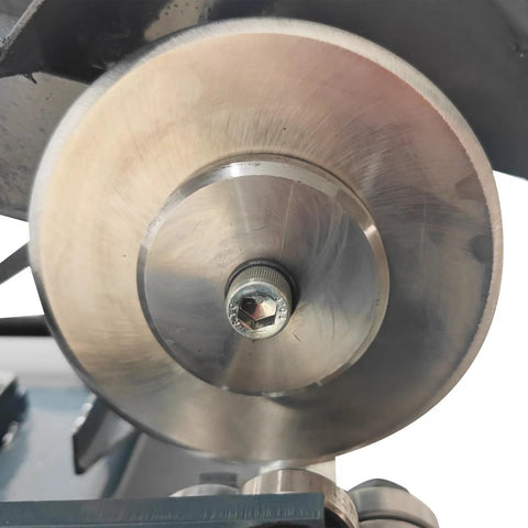 Heavy Duty Pneumatic Pipe Cutter For 0.78 To 3.94 Inch Round And Square Metal Tubes 220V close-up of cutting wheel detail.
