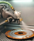 Using Air Sandblasting Gun For Sandblasting Cabinets Compatible With 990L And 1200L Models for rust removal on metal surface