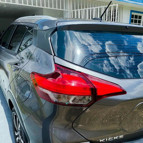 Rear view of car with Flexible Rubber Roof Antenna Mast Replacement For Nissan Rogue Pathfinder 350Z Cube