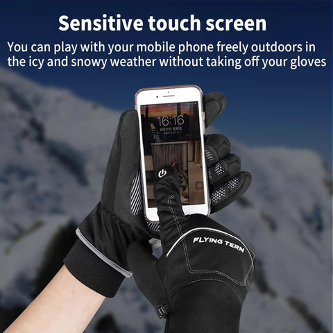 Using smartphone with Waterproof Thermal Ski Gloves With 3M Thinsulate Insulation For Snowboarding Cycling And Mountaineering Non Slip