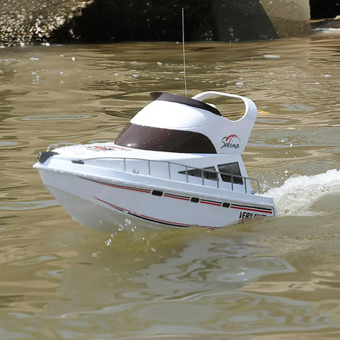 2.4G Remote Control High Speed RC Yacht With 20 Kmph Top Speed, Racing Boat Model for Hobbyists on water