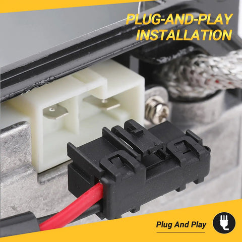 Close-up of plug-and-play connector on HID Headlight Ballast Control Unit With Igniter For Lexus IS250 RX350 GS350 ES350 GS300 Prius Solara