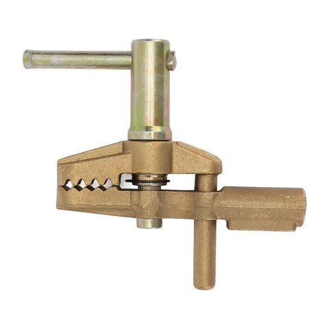 Super Heavy Duty 800A Grounding Brass Welding Clamp With Rubber Sleeve, close-up showing brass material and design for welding.