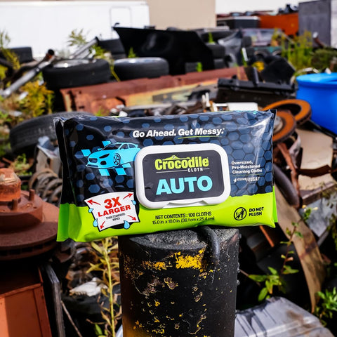 Heavy Duty Auto Cleaning Wipes 100 Count For Degreasing And Detailing Extra Large 15 By 10 Inch Disposable Wipes package outdoors