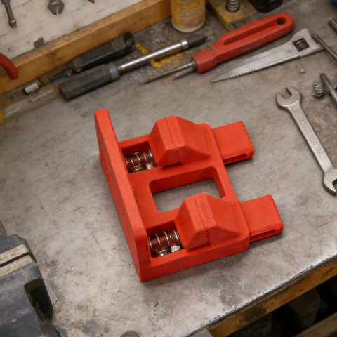 Heavy Duty Electric Wire Welding Fixture Strength Clamp For Secure Connection In Damp Garages No Rust, Super Quick Install Fixation Wire Holder on workbench.