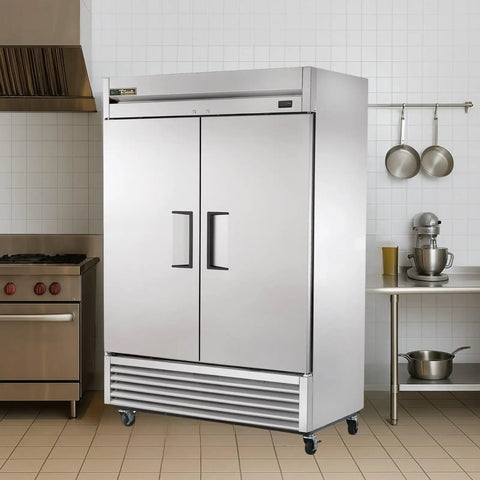 No Fuss Solid Swing Door Reach In Commercial Fridge in stainless steel for kitchens, designed for busy restaurant lines and food trucks.