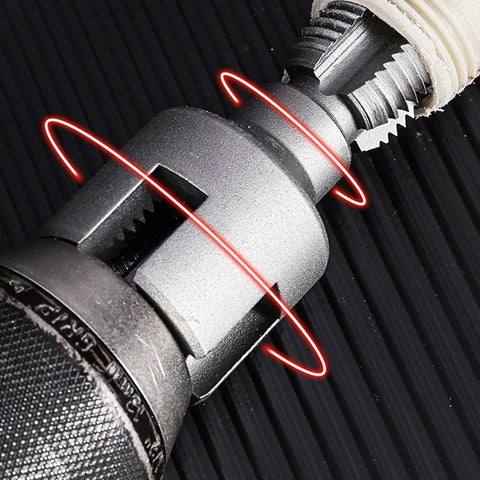 Heavy Duty Oumefar Pipe Threading Kit With Double Function For Cutting Threads Fast On Pvc And Mpp Plastic Pipes 1 2 In 3 4 In Sizes. Top Tier 40Cr Alloy Steel Construction Made For Tough Home Repairs And Professional Electrical Installations Without close-up of 40Cr steel pipe threading tool on PVC pipe
