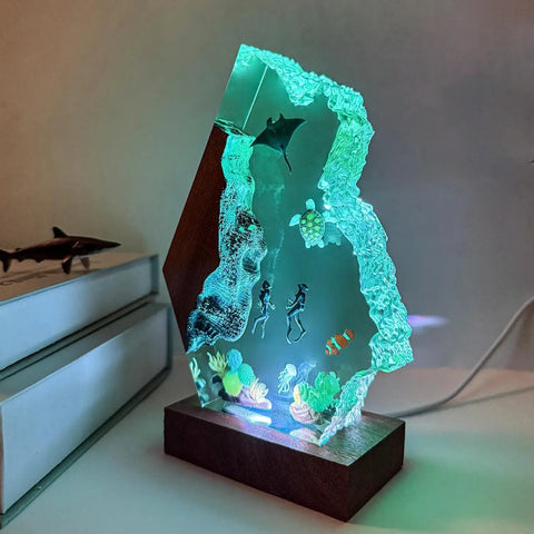 Scuba Diver Ocean Resin Lamp With Multicolor LED Night Light, USB Powered, Handmade Epoxy Decor, 3D ocean scene with divers