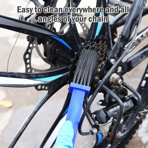 Using blue brush from Bike And Motorcycle Chain Cleaning Brush Set Blue And Red Dual Color 10 Inch for bike chain maintenance