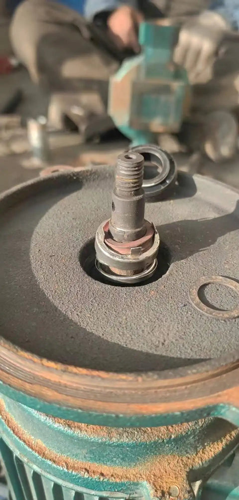 Two Pack 17mm Internal Diameter Shaft Seal Replacement Made From Alloy And Plastic 103-17 For Pump Shafts Water Pumps Spa Pools Works In Water Oil And Mildly Corrosive Fluids on pump shaft