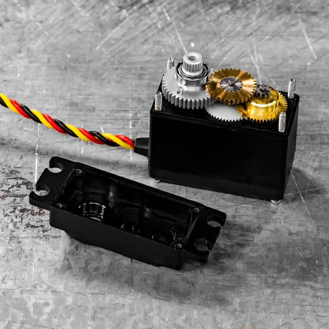 HS-625MG Heavy Duty Competition Servo with exposed all-metal helical gear train, 158 oz-in torque at 6V for RC cars and planes.