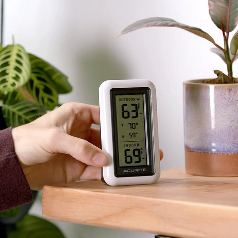 Digital Indoor Outdoor Thermometer With Wireless Sensor LCD Display And Daily High And Low Temperature Readings No Fuss Setup