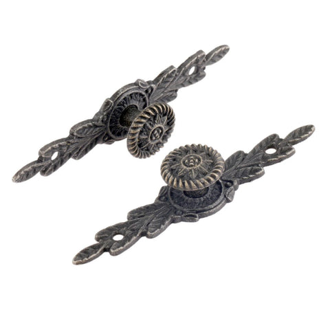 Two Piece Set Antique European Flower Handle Pull In Antique Bronze Finish Zinc Alloy Mini Knob With Four Screws on display