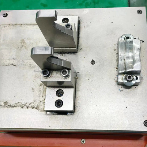 Easy To Use Adjustable Clamp Block For Quick Install And Removal Industrial Clamping Device on a metal surface