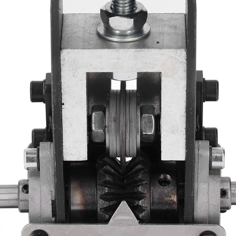 Heavy Duty Automatic Wire Stripping Machine For Waste Cables close-up of durable steel rollers and gears for efficient operation.