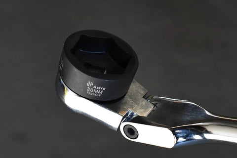 Close-up of Go-To Extra Long 18 Inch 100 Tooth Half Inch Drive Flex Head Ratchet Wrench with Nano Style Impact Socket