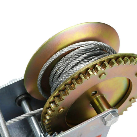 Close-up of the 600 Lb Hand Winch With 26.3 Ft Steel Cable, Two Way Adjustable Manual Crank Winch for Boats, ATVs in gear mechanism view.