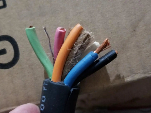 SOOW Portable Cable Ten Gauge Six Conductor Black 600V Heavy Duty Extension Wire For Outdoor Job Sites And Industrial Use Oil Resistant Insulation Weatherproof 1000 Feet, cut cable end with six colored conductors