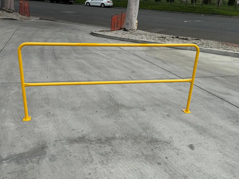Dead Easy Osha Compliant Industrial Safety Railing With Vivid Yellow Finish And One Piece Welded Base Plates For Quick Plug And Play Surface Mounting, single rail 42in height.