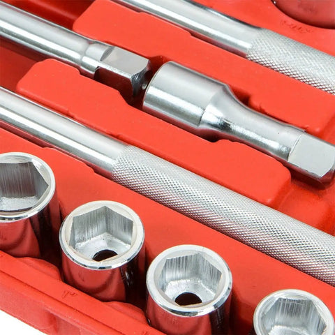 Close-up of Heavy Duty 21 Piece Three Quarters Inch Drive Socket Set With 6 Point Sockets Ratchet Extension Bar and Flex Head