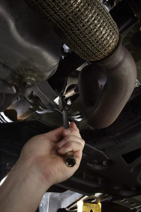 Flexible Head O2 Sensor Wrench For 7/8 Inch Sensors With Pivoting Design And Extended Reach To Grab Tough To Reach Seized Oxygen Sensors In Tight Engine Bays For Auto Repair Pros And DIY Enthusiasts, removing O2 sensor under exhaust