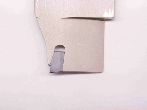 Self Grip Double Ended Right Hand Indexable Cutoff Blade For CNC Machining Carbide Insert High Precision Durable Tool Model BR9225AC5 Beefy For Tough Parting And Finishing Cuts In Hard Metals close-up