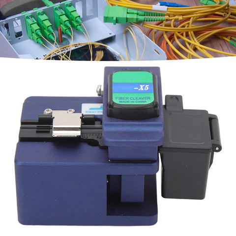High Precision Machined Aluminum Alloy Fiber Cleaver With Automatic Return Cutter And 3 In One Fixture, compact design for precise fiber cutting.