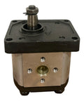 Beefy Hydraulic Pump For Long Tractors With Clockwise Rotation Replacement For 260C 310 350 360 445 460 510 560 610 Direct Bolt On Fit Replaces TX11234 5129488 8282886 5169039 5179722, front view