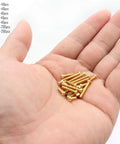 Hand holding 600 Pieces M2.5 Phillips Copper Yellow Machine Screws Assortment Kit With Nuts And Flat Washers Pan Head Bolts