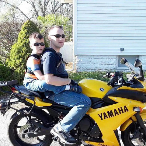 Kids Motorcycle Harness With Two Handles, Adjustable Belt, Breathable Black Material, Ultra Secure Anti Slip Grip Up To 12000N For Safe Short Rides With Driver On Motorcycles, ATVs, Scooters