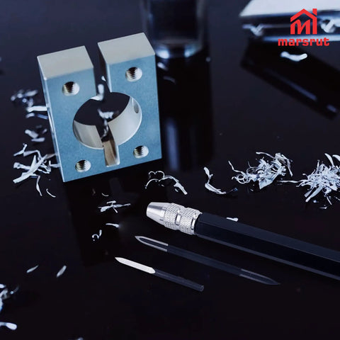 4 Piece Triangular Scraper Deburring Tool Set With Adjustable Trimming Blades And SC1300 Handle for fabrication and reaming.