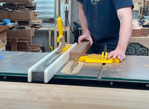 Adjustable Magnetic Featherboard For Table Saws And Router Tables Locks Stock Dead Tight Against Fence, securing timber on saw.