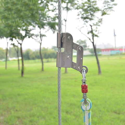 Heavy Duty Self Locking Rope Grab Ascender Climbing Gear With Self Braking Descender Clamp on wire rope outdoors