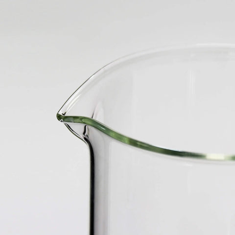 Close-up of spout on 500ml Beaker Set For Lab Work, 3.3 Borosilicate Glass, Griffin Low Form With Printed Graduation, Pack Of Four