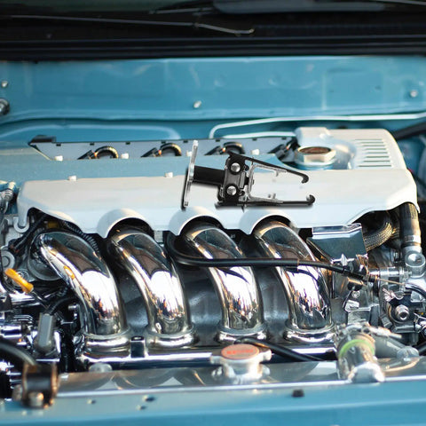 Valve Spring Compressor Tool With Unique Clamp Design for easy valve removal in automotive engine bay