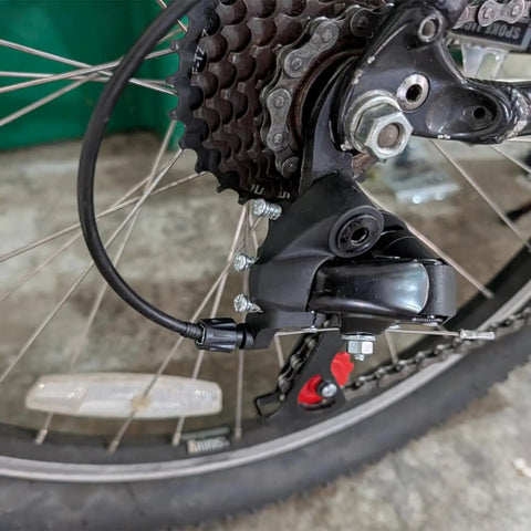 Close-up of K138 6/7 Speed Rear Derailleur Direct Mount For Mountain Bike And Road Bike With 36T Capacity Replacement For TY21B