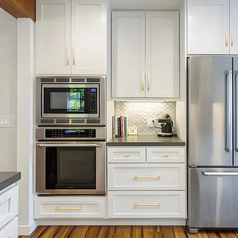 Modern white kitchen with 10 Pack Brushed Gold Cabinet Handles 6 Inch Length With 5 Inch Center To Center Hole, solid metal, anti-fingerprint finish, easy install.