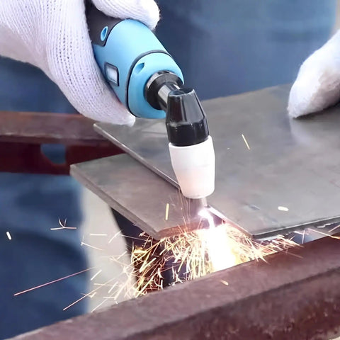 Plasma Cutter Tips PT-31 200 Pack Fits CUT-45 CUT-50 CT-312 MIG205MP With Torch JG-40 LG-40 in use, cutting metal sheet