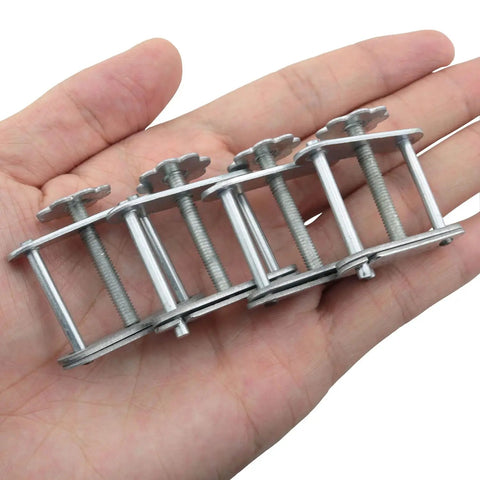 Four Pack Flow Control Hose Clamps Iron Plated Water Stop Clips With Swivel Screws Durable Hose Fixers in hand