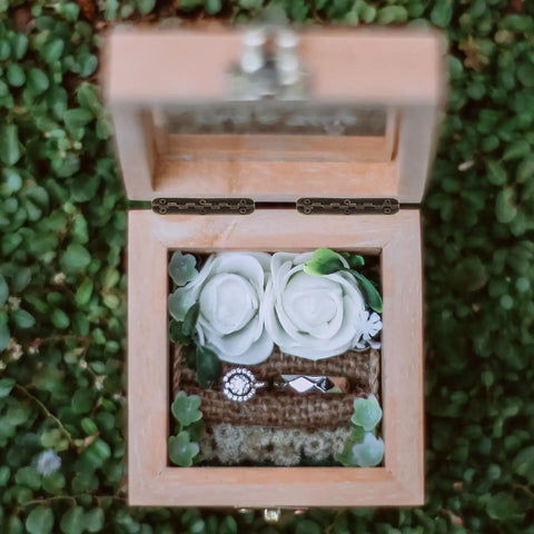 Heavy Duty Vintage Narrow Edge Butt Hinges Set Of 12 For Small Boxes And Cabinets on wooden box with floral decor