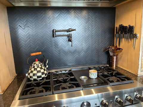 Black Herringbone Peel And Stick Kitchen Backsplash Tiles Kit Covering 14.64 Sq Ft Aluminum Composite Panels behind stove