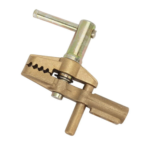 Super Heavy Duty 800A Grounding Brass Welding Clamp With Rubber Sleeve For Top Tier Electrical Conductivity And Minimal Resistance During Any Serious Welding Project Job, detailed angle showing clamp features.