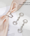8 Piece Platinum Double D Rings Snaffle Bit Buckles Alloy Jewelry Making Metal Links For Necklaces And Bracelets on fabric