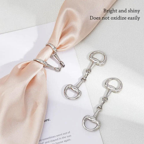 8 Piece Platinum Double D Rings Snaffle Bit Buckles Alloy Jewelry Making Metal Links For Necklaces And Bracelets on fabric
