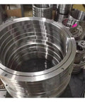 Built Tough Rb50040 Crossed Roller Bearing Packing P2 P4 P5 Precision Specs with multiple steel rings stacked in an industrial setting.